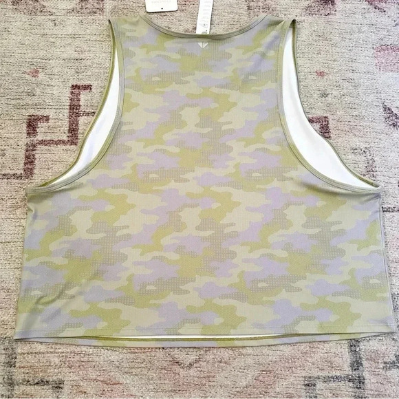 NWT Fabletics• Ressler Crop Tank size 4X - Picture 14 of 14